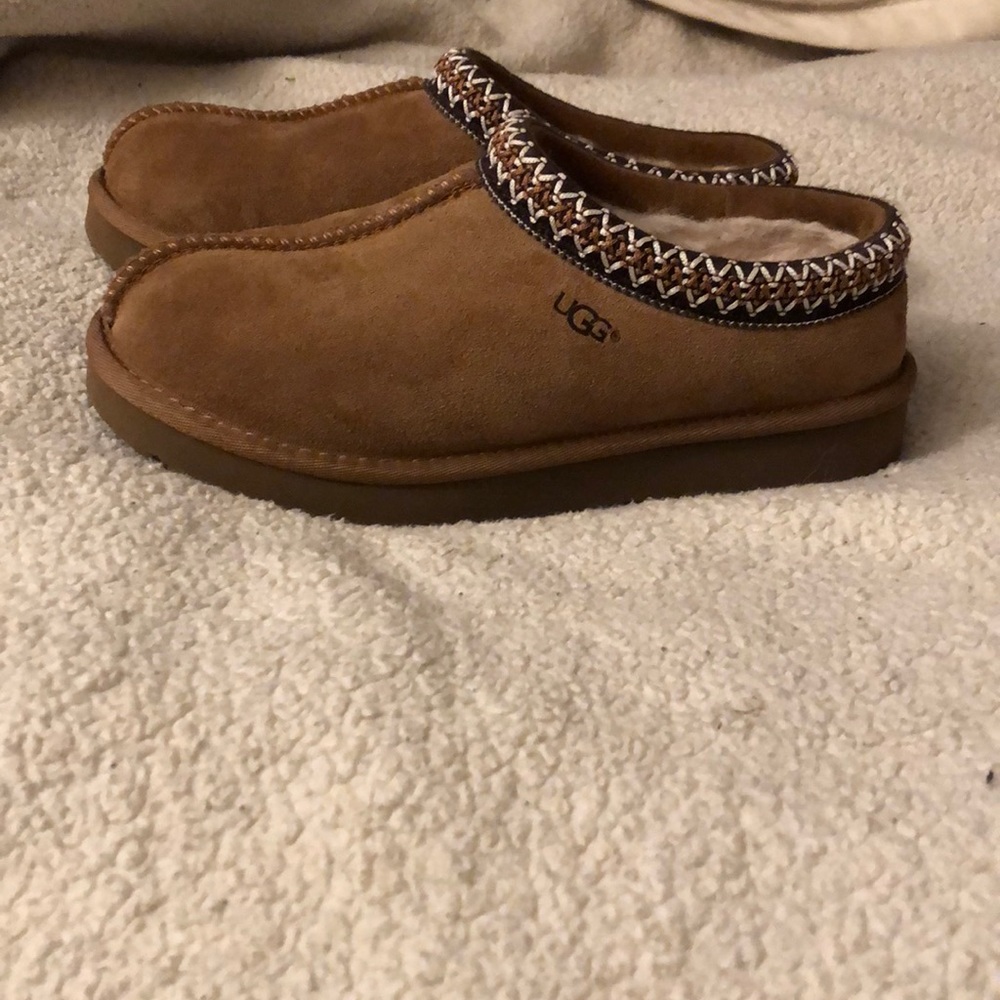 Chestnut Tasman Uggs Women’s size 7.